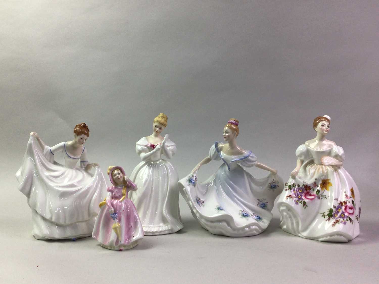 GROUP OF CERAMIC FIGURES, - Image 2 of 3