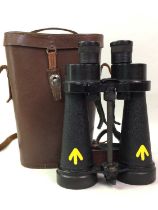 PAIR OF BARR AND STROUD ADMIRALTY BINOCULARS ALONG WITH A BRASS CAR HORN AND A COPPER HUNTING HORN