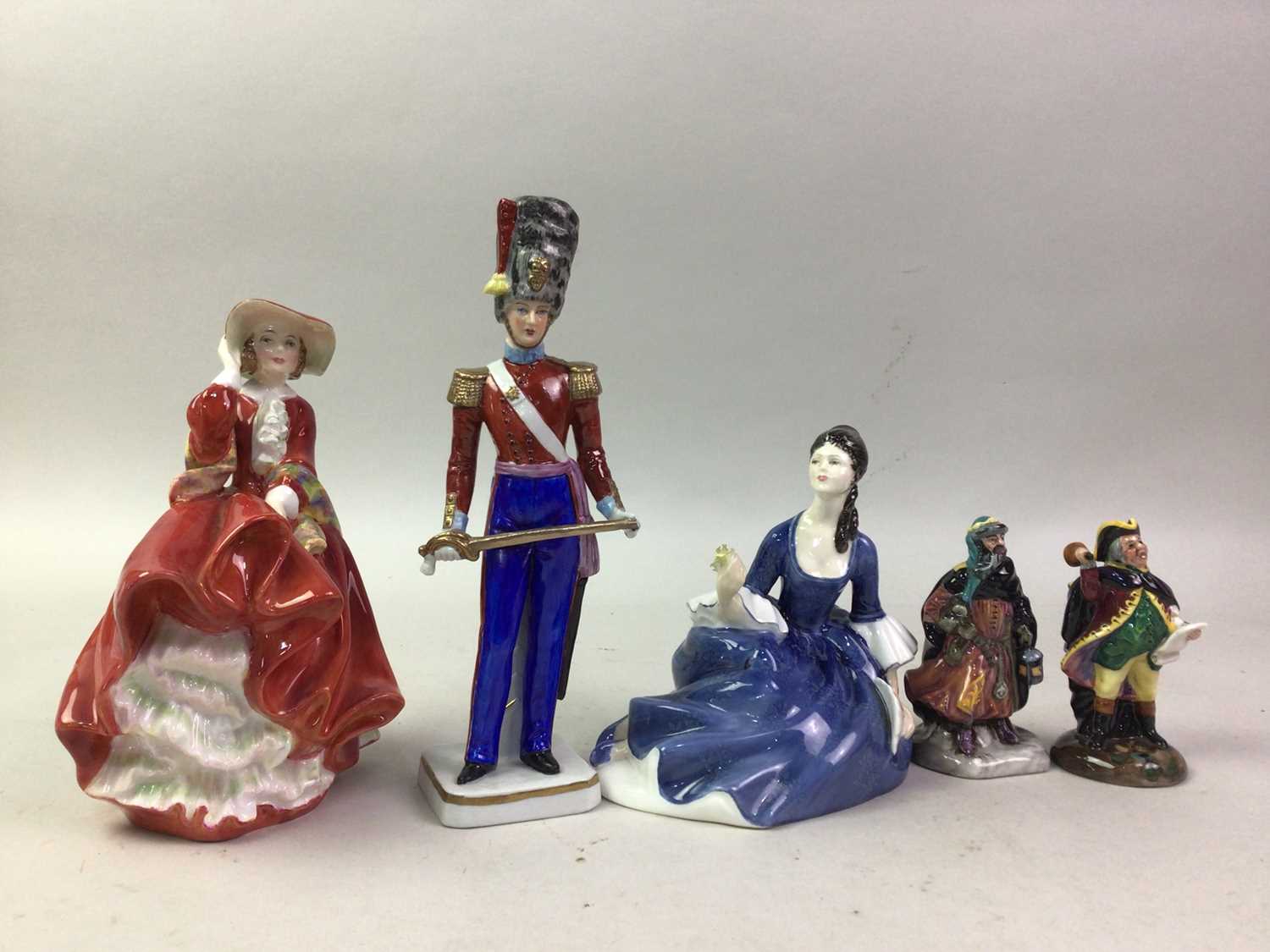 GROUP OF CERAMIC FIGURES, - Image 2 of 4