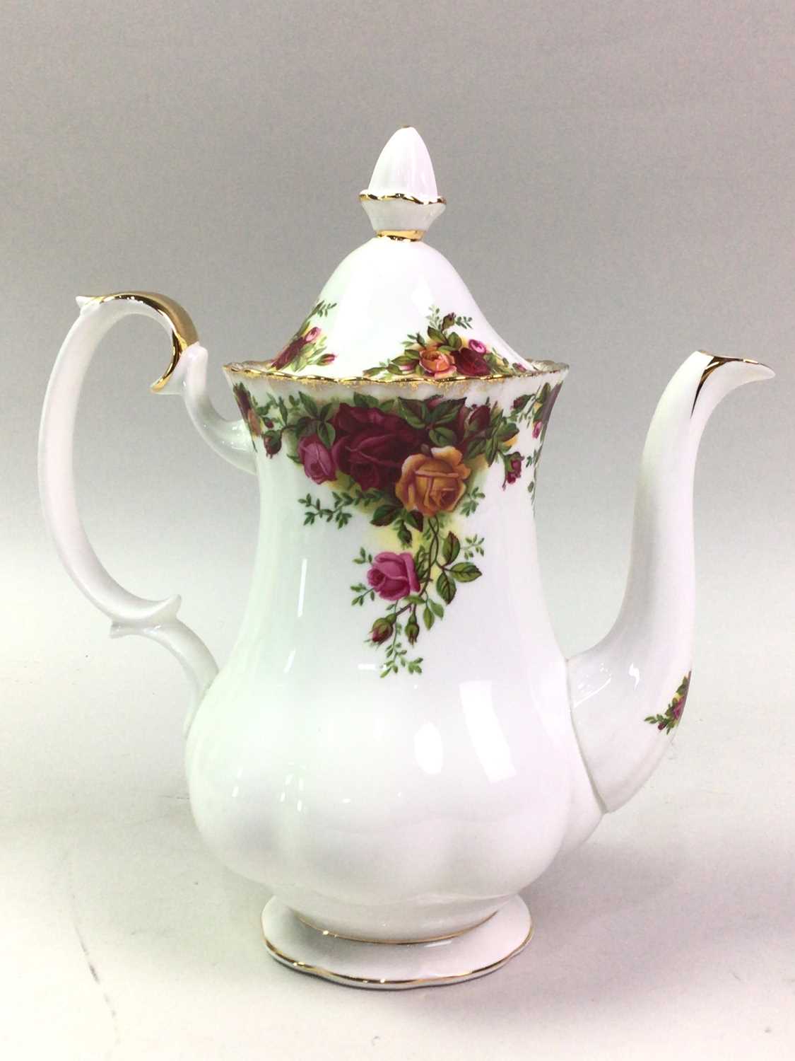 ROYAL ALBERT COUNTRY ROSES TEA SERVICE, AND AN ELIZABETHAN BURGUNDY PATTERN PART TEA SERVICE,