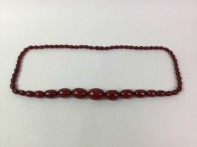 BAKELITE BEAD NECKLACE, EARLY 20TH CENTURY