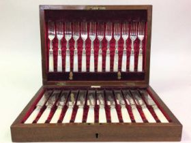 WALKER & HALL SUITE OF SILVER PLATED CUTLERY,
