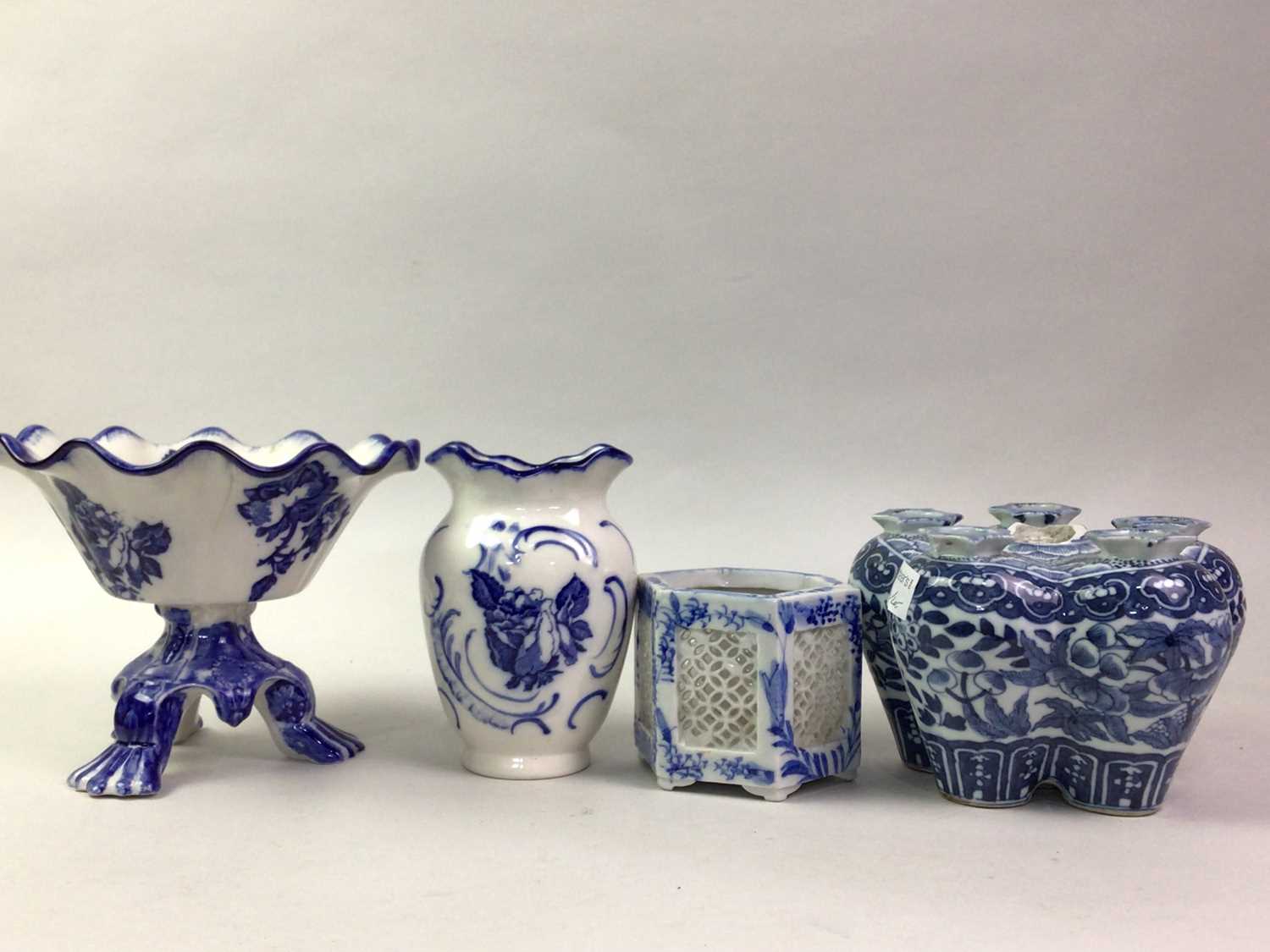 PAIR OF BLUE AND WHITE STAFFORDSHIRE DOGS, ALONG WITH OTHER CERAMICS - Image 3 of 3