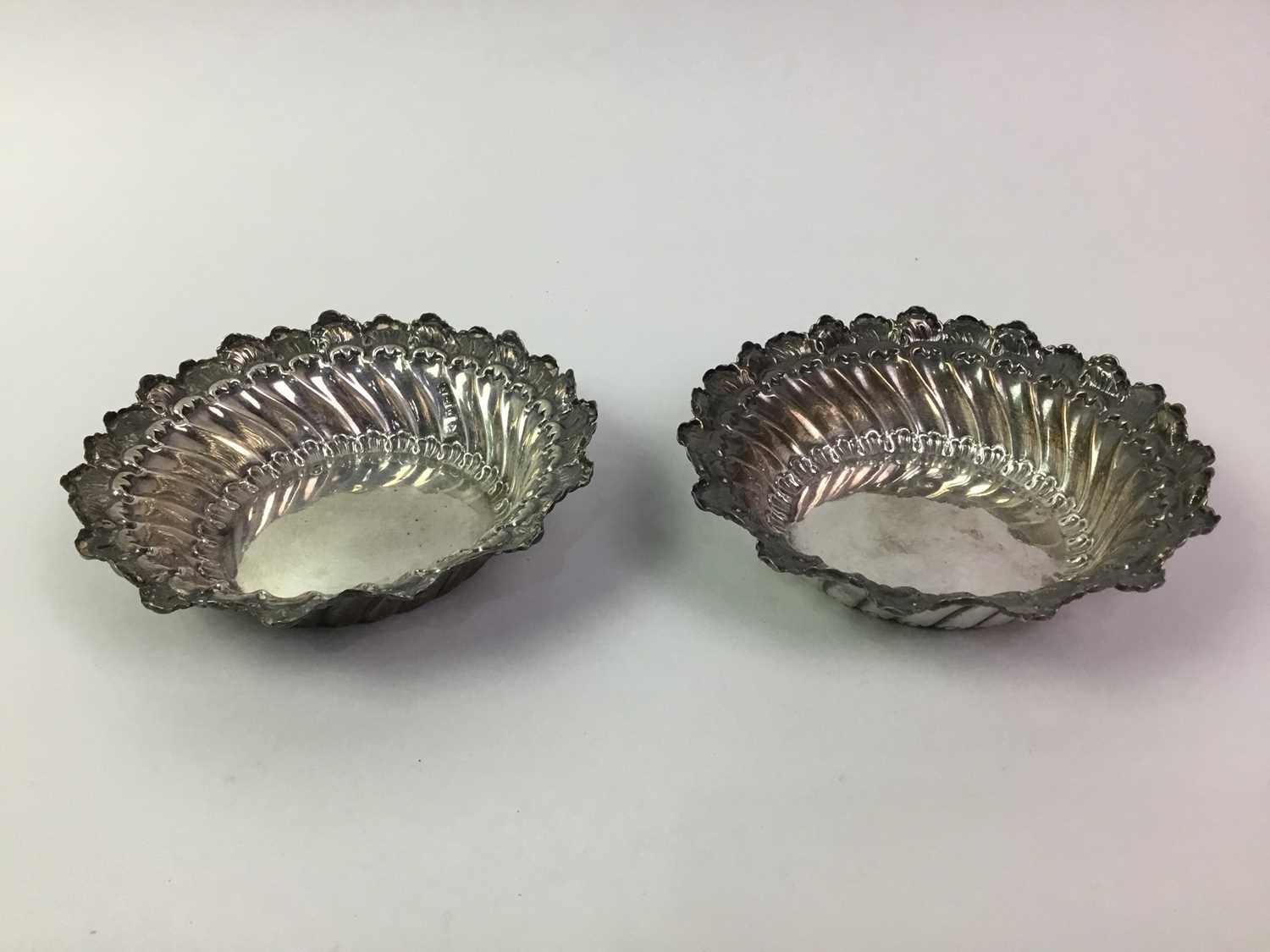 PAIR OF SILVER BON BON DISHES, AND OTHER SILVER ITEMS