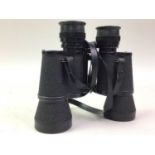 GROUP OF ITEMS, INCLUDING BINOCULARS