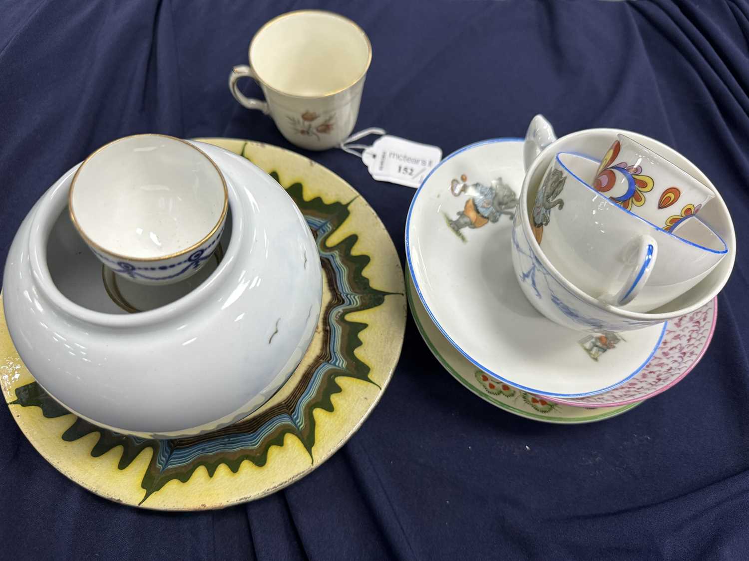 ENGLISH PORCELAIN TEA BOWL AND SAUCER, ALONG WITH FURTHER BRITISH AND CONTINENTAL CERAMICS - Image 2 of 8