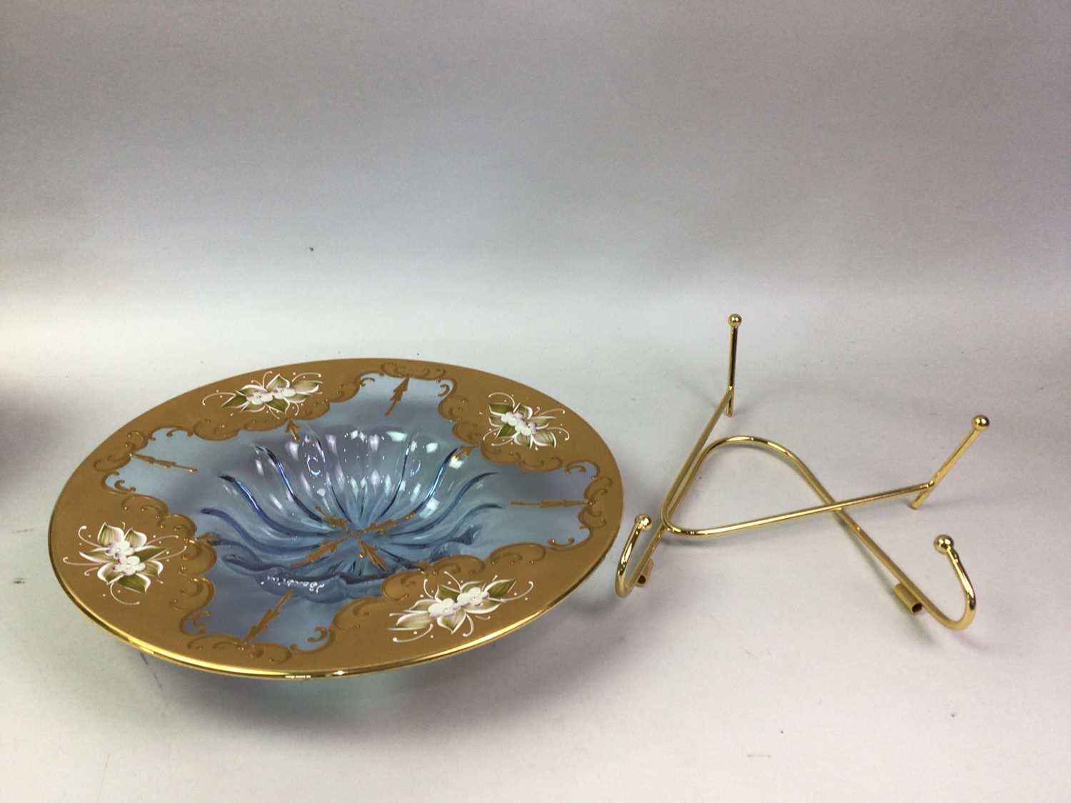 ITALIAN MAJOLICA COMPORT, ALONG WITH A MURANO GLASS DISH AND CERAMIC BASKET - Image 2 of 3