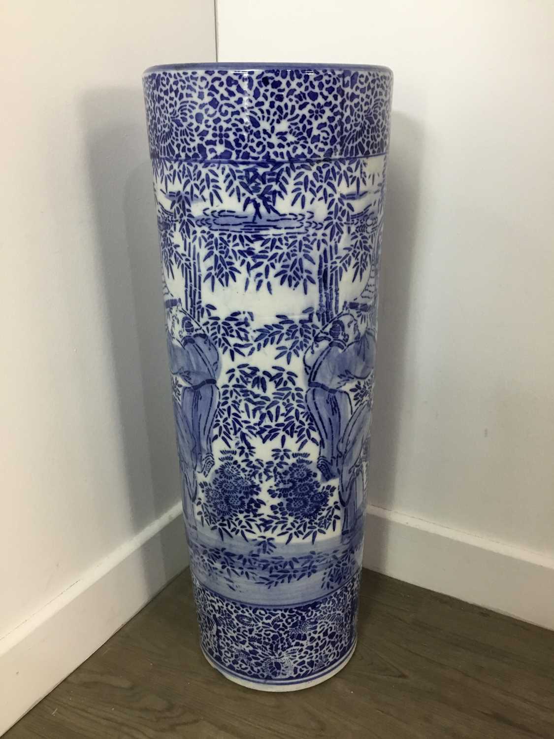 CHINESE BLUE & WHITE STICK STAND,