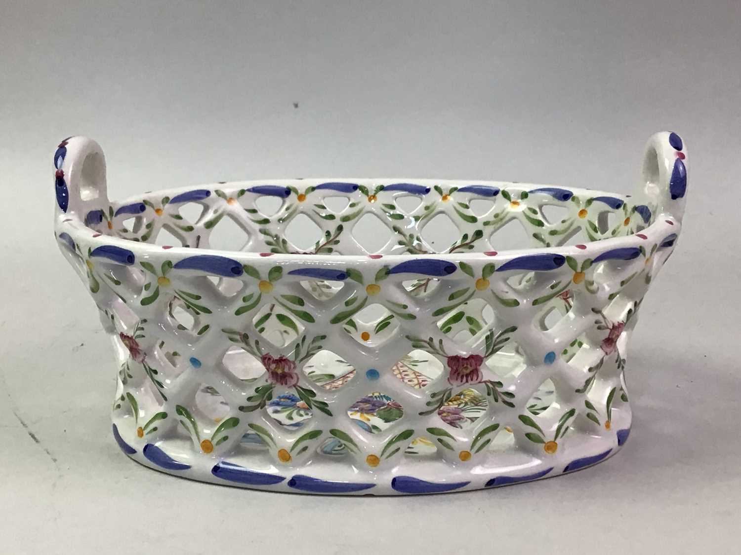 ITALIAN MAJOLICA COMPORT, ALONG WITH A MURANO GLASS DISH AND CERAMIC BASKET - Image 3 of 3