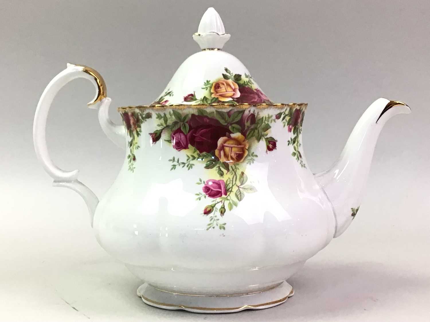 ROYAL ALBERT PART TEA SERVICE, OLD COUNTRY ROSES PATTERN