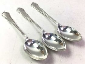 GROUP OF STAINLESS STEEL AND SILVER PLATED CUTLERY,