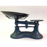 SET OF KITCHEN SCALES AND WEIGHTS, AND OTHER ITEMS