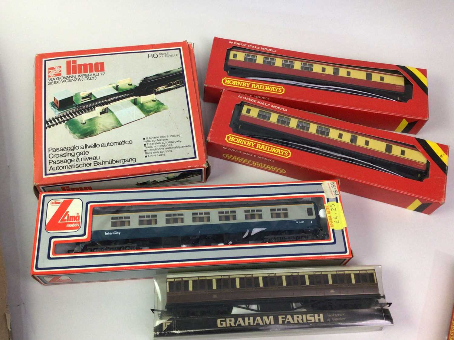 COLLECTION OF MODEL RAILWAY EQUIPMENT, - Image 2 of 4