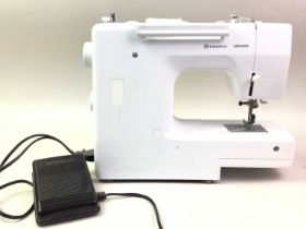 HUSQVARNA VIKING H/CLASS ELECTRICAL SEWING MACHINE,