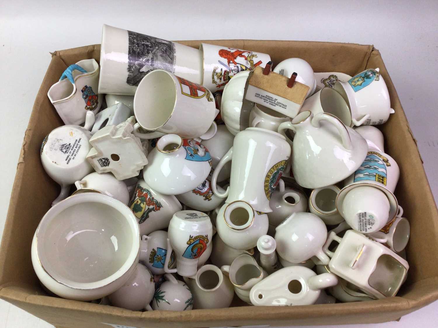 COLLECTION OF GOSS AND OTHER CRESTED CHINA, - Image 3 of 3