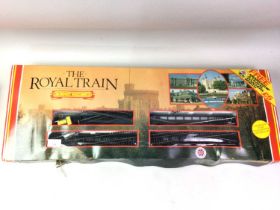 COLLECTION OF HORNBY RAILWAY ITEMS,
