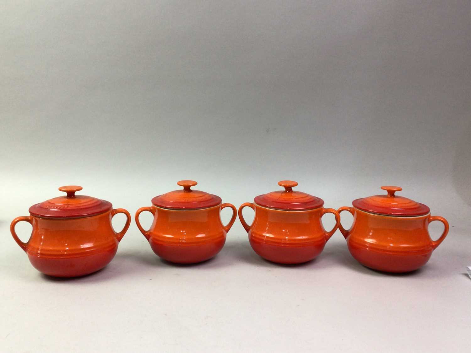 GROUP OF EIGHT LE CREUSET VOLCANIC CERAMIC BEAN POTS, - Bild 3 aus 3