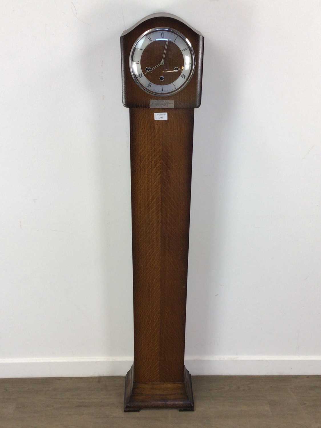 OAK GRANDMOTHER CLOCK, 20TH CENTURY