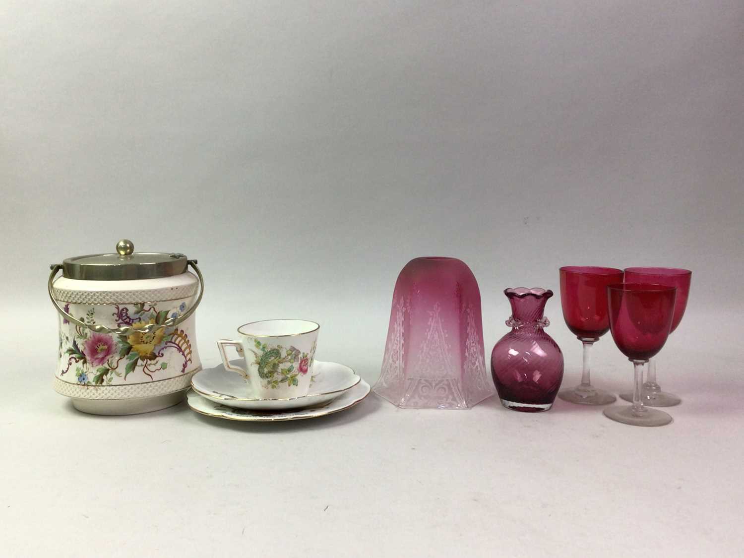 COLLECTION OF CRANBERRY GLASS, ALONG WITH A BISCUIT BARREL AND CRESTED WARE - Image 3 of 3