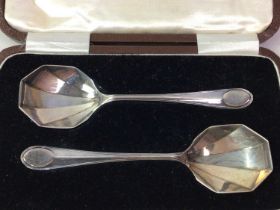 SET OF SIX SILVER TEASPOONS, AND OTHER ITEMS