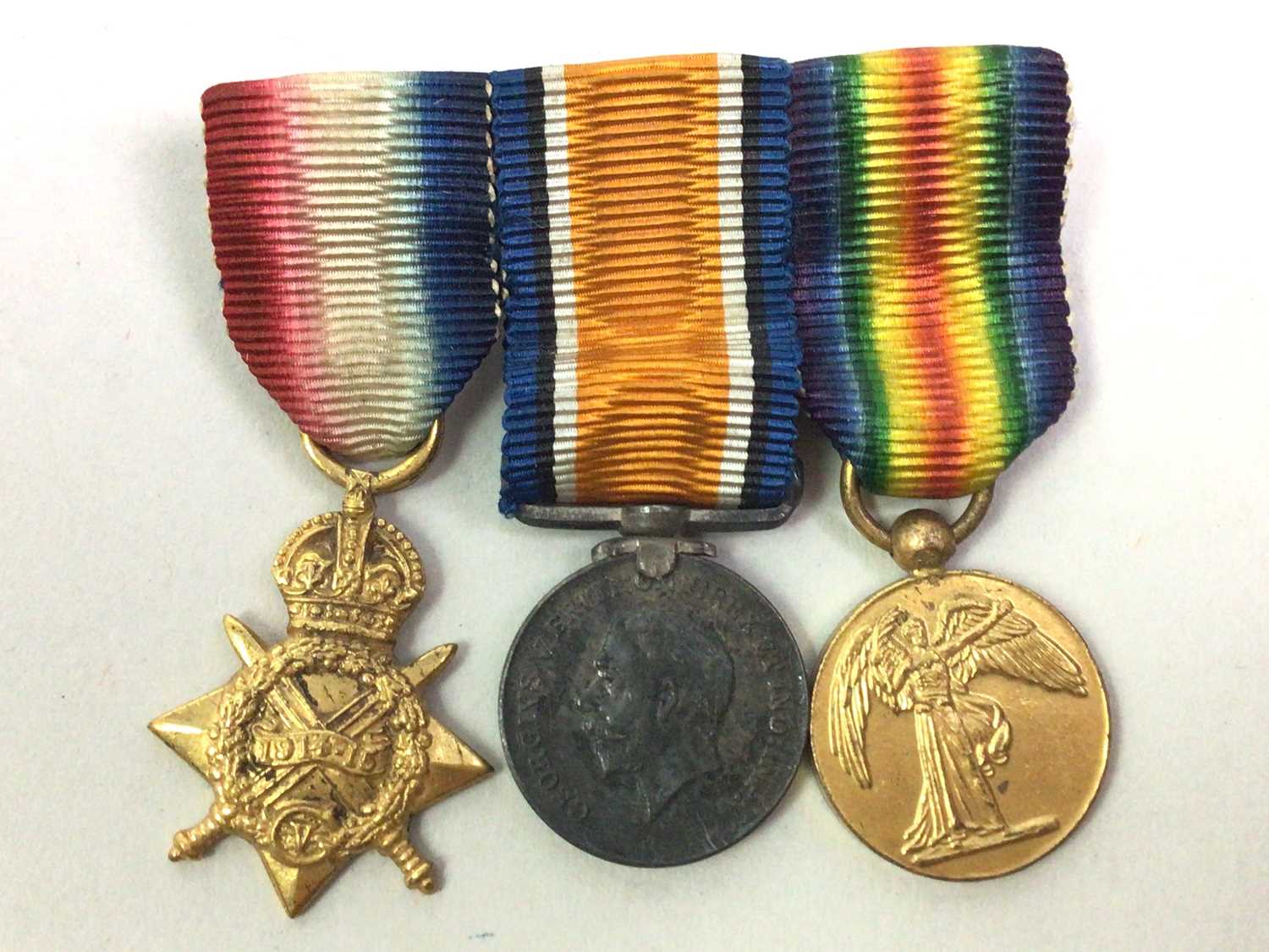 GROUP OF VARIOUS GB AND OTHER COINS, ALONG WITH A SET OF MINIATURE WORLD WAR ONE MEDALS