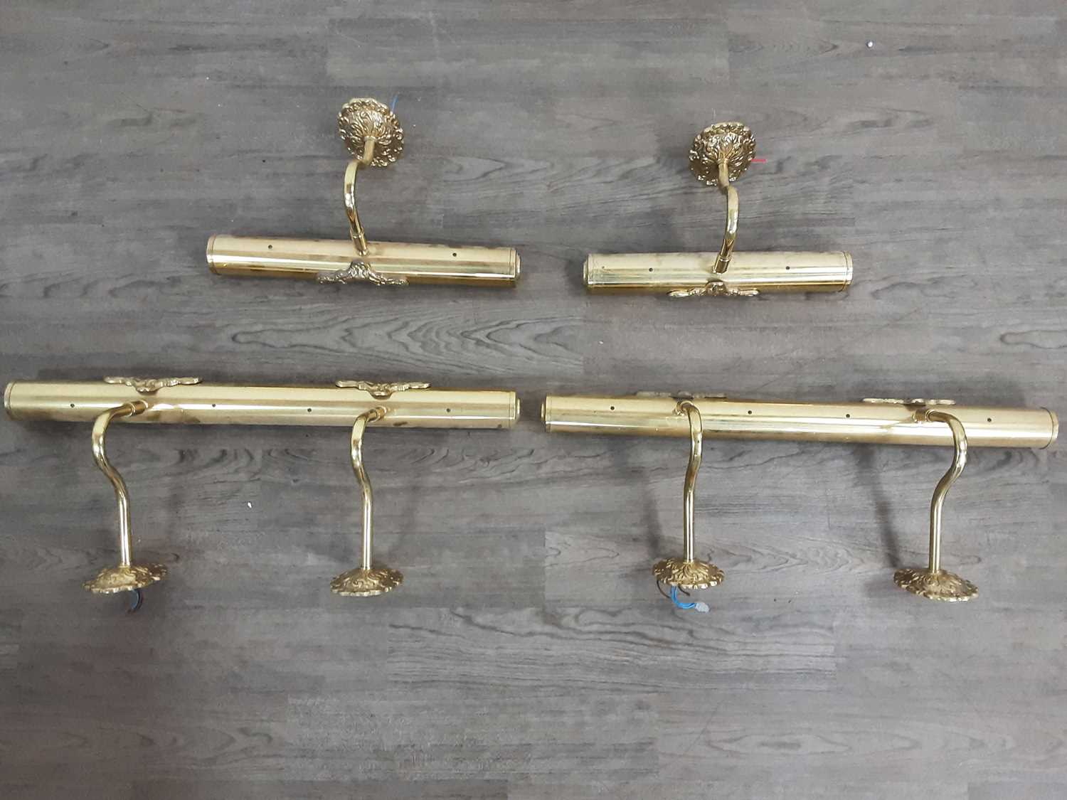 GROUP OF VARIOUS BRASS PICTURE LIGHTS, ALONG WITH CEILING LIGHTS