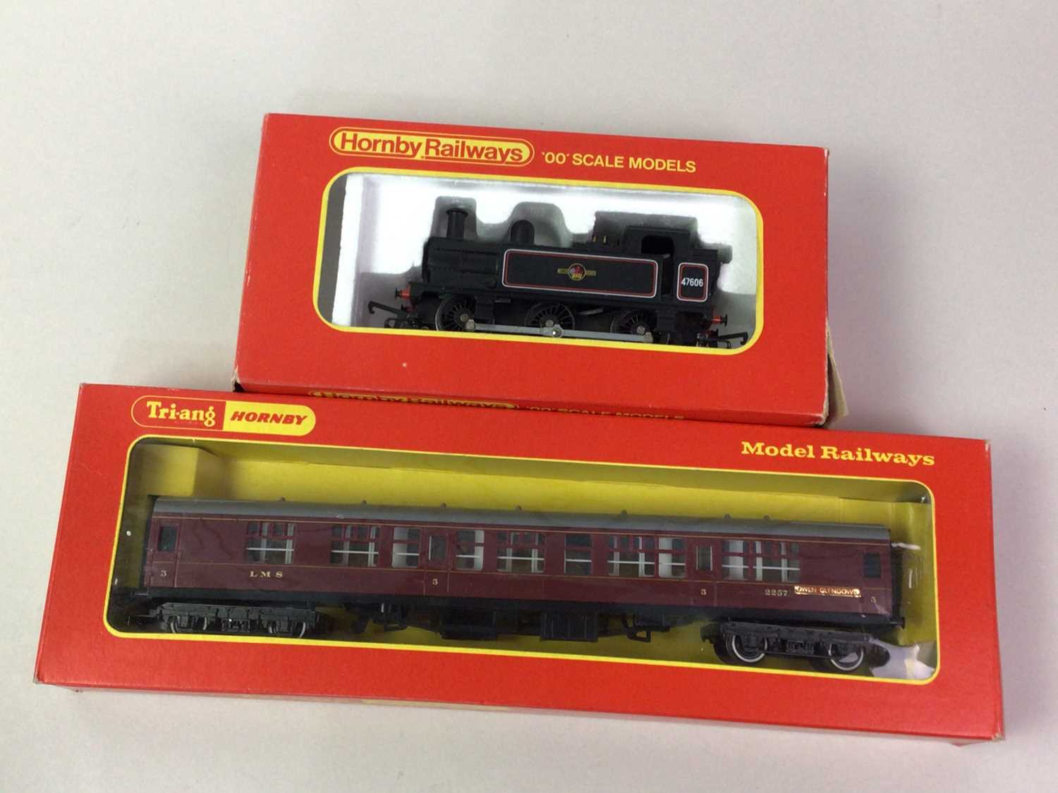 COLLECTION OF HORNBY 00 MODEL RAILWAY, - Image 3 of 3