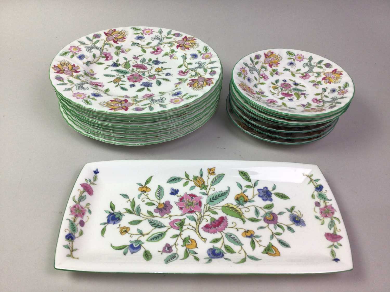 MINTON PART TEA SERVICE, HADDON HALL PATTERN - Image 4 of 5