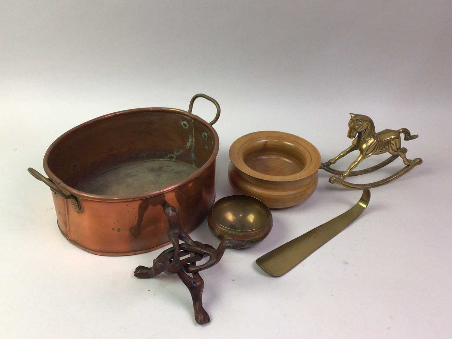 GROUP OF BRASS AND COPPER WARE, - Image 2 of 4