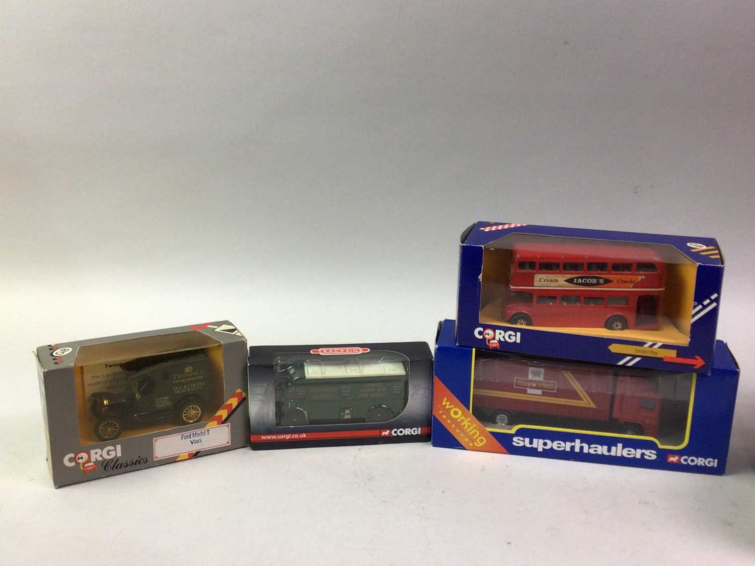 GROUP OF CORGI DIECAST MODEL VEHICLES, - Image 3 of 4