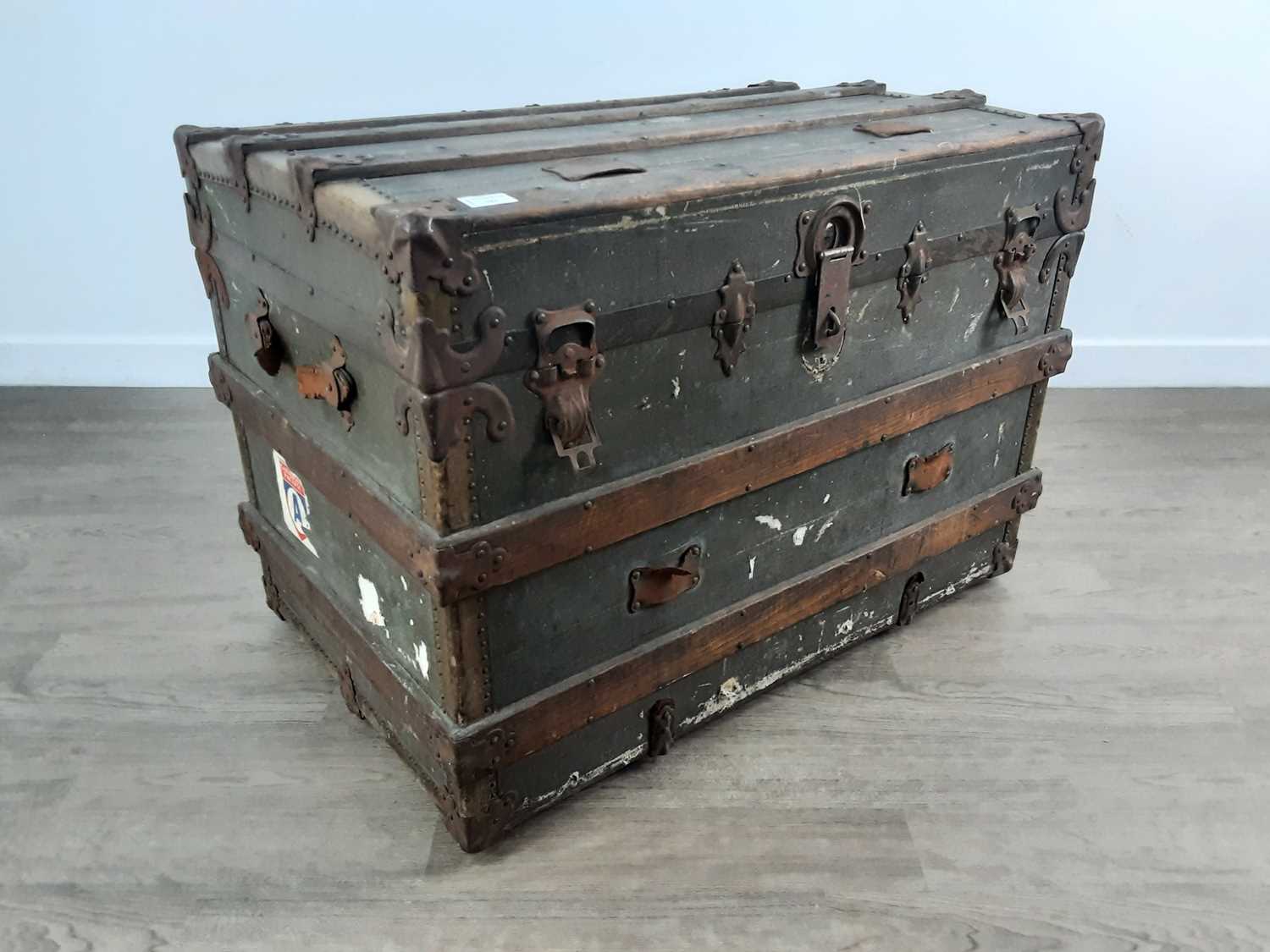 VINTAGE CABIN TRUNK, EARLY 20TH CENTURY