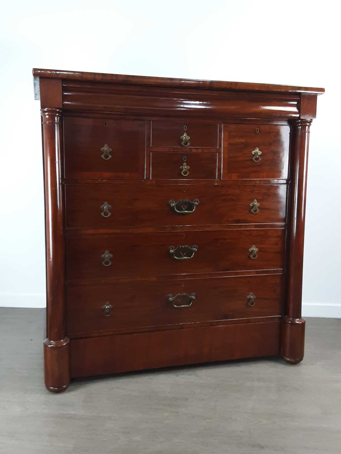 VICTORIAN SCOTTISH MAHOGANY CHEST OF DRAWERS,