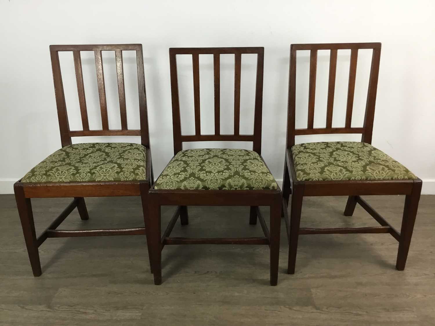 SET OF SIX GEORGE III MAHOGANY DINING CHAIRS, CIRCA 1790 - Image 3 of 3