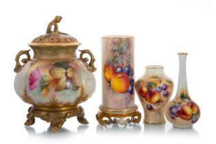 ROYAL WORCESTER POT POURRI WITH COVER, EARLY 20TH CENTURY