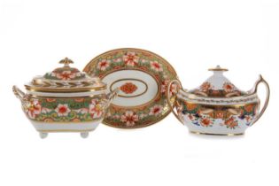 CROWN DERBY PORCELAIN, LIDDED SUGAR BOWL ON STAND EARLY 19TH CENTURY