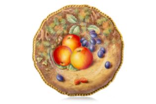 ROYAL WORCESTER CABINET PLATE,