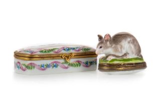 CONTINENTAL PORCELAIN SNUFF BOX LATE 19TH CENTURY