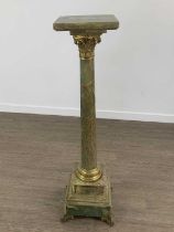 ONYX AND GILT BRASS CORINTHIAN COLUMN PEDESTAL, LATE 19TH / EARLY 20TH CENTURY