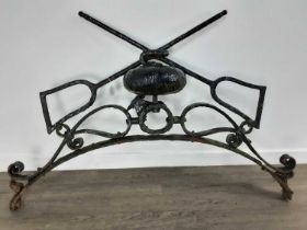 CURLING INTEREST, WROUGHT IRON GATE TOPPER, LATE 19TH / EARLY 20TH CENTURY