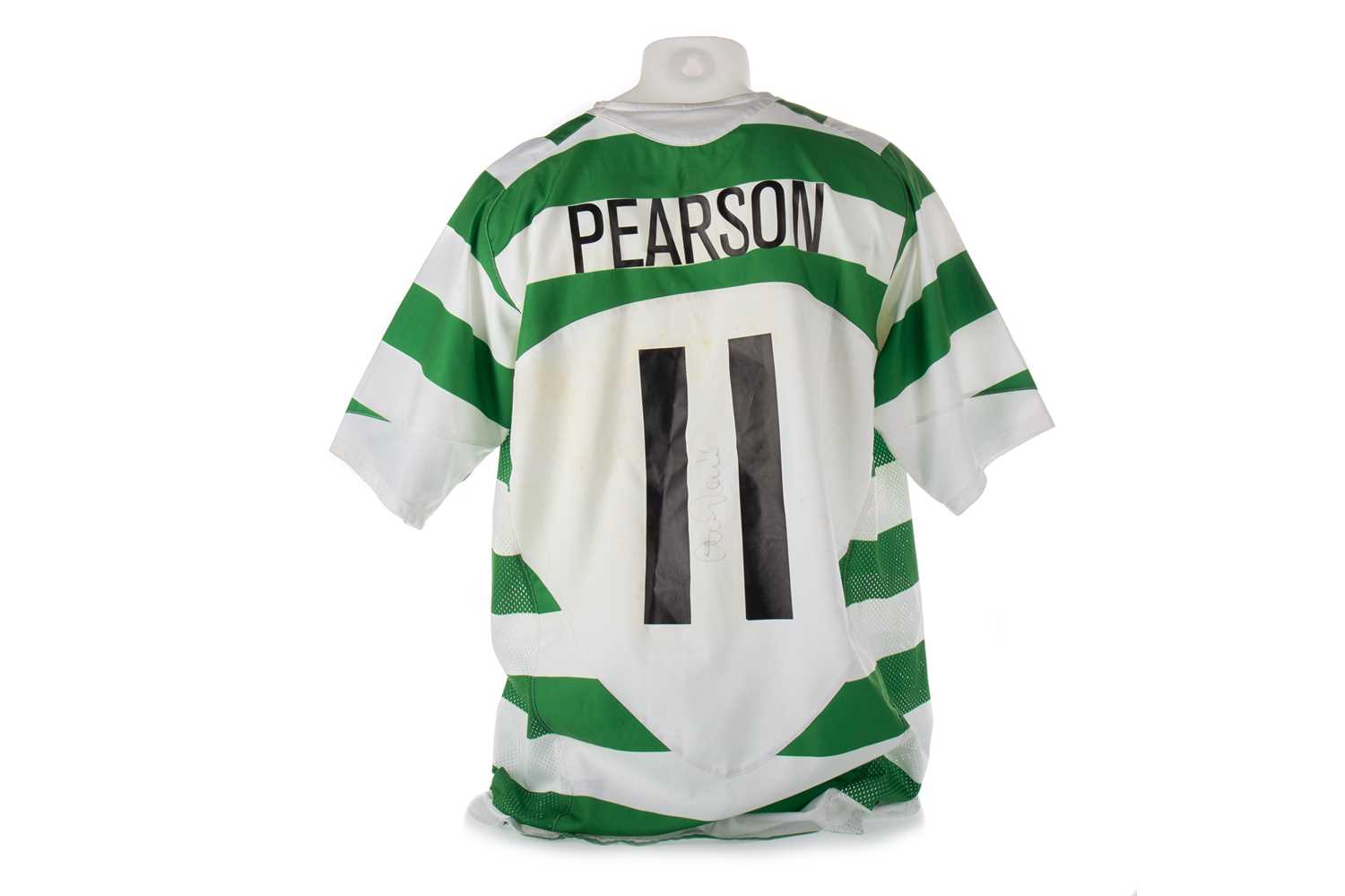 CELTIC F.C., SIGNED HOME JERSEY, 2005/07 - Image 2 of 3