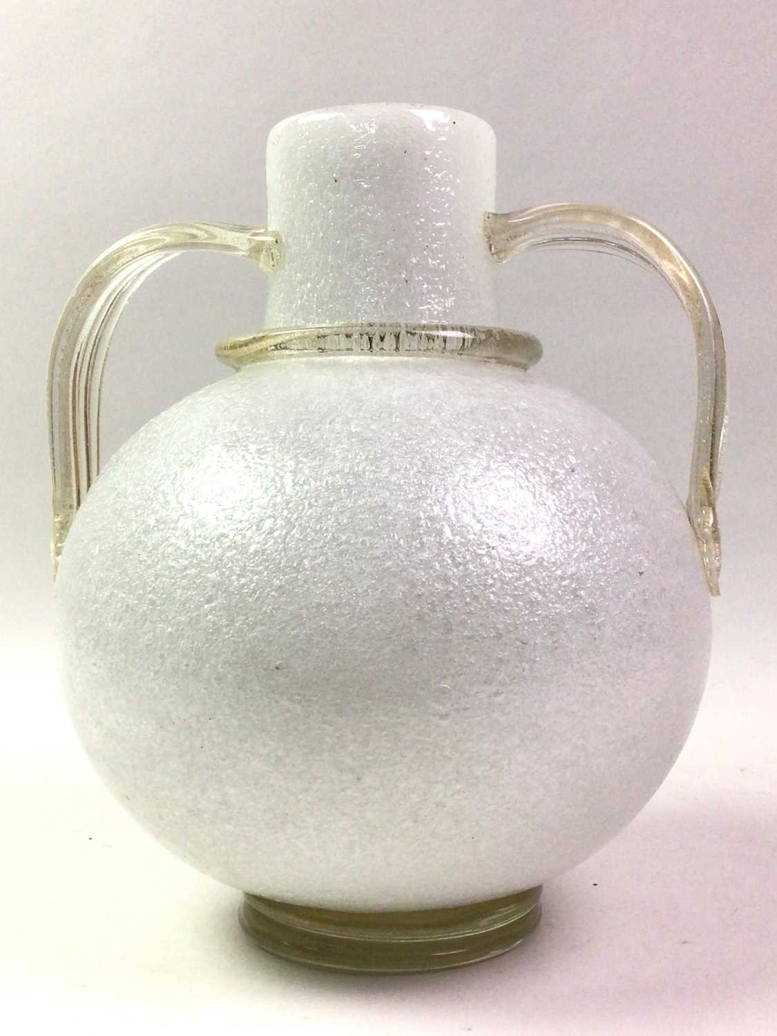 IN THE MANNER OF SEGUSO, MURANO SCAVO GLASS VASE, MID-20TH CENTURY