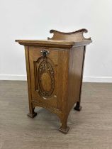 ARTS & CRAFTS OAK COAL PURDONIUM, EARLY 20TH CENTURY