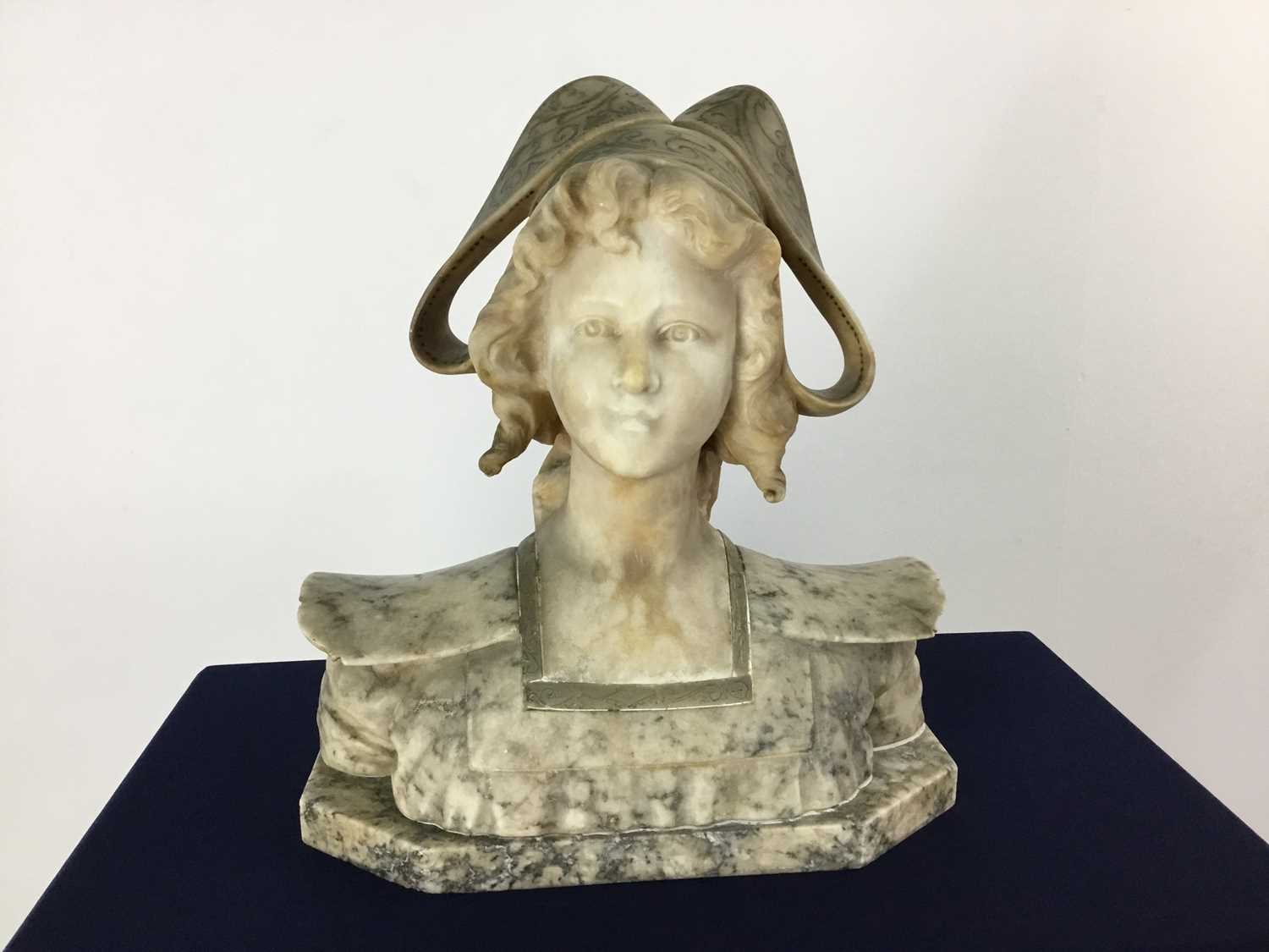 GINO LAPINI (ITALIAN, C. 19TH / 20TH CENTURY), MARBLE BUST OF YOUNG LADY, EARLY 20TH CENTURY