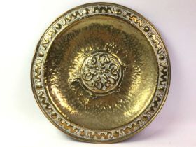 ARTS & CRAFTS HAMMERED BRASS CHARGER, EARLY 20TH CENTURY