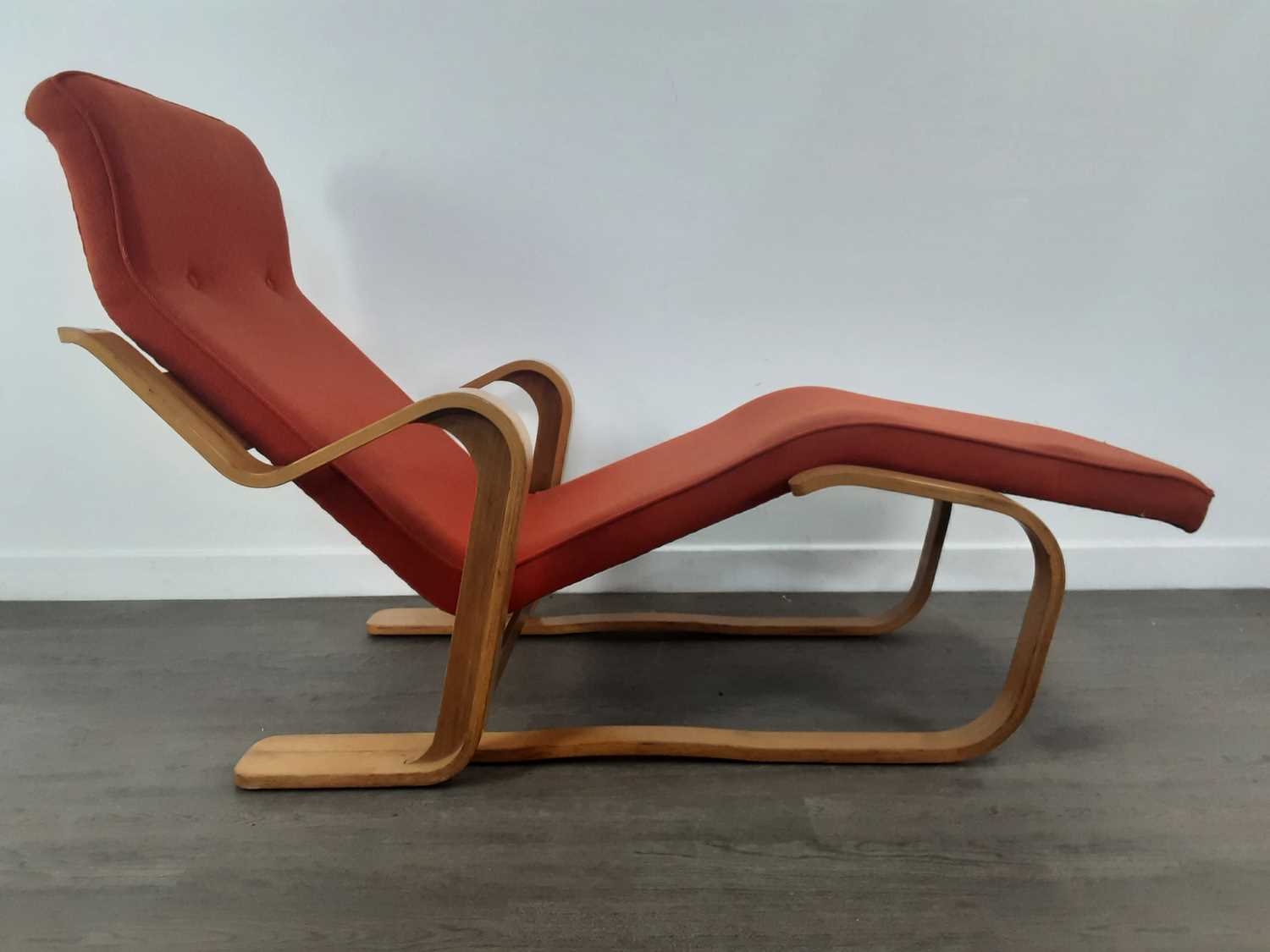 AFTER MARCEL BREUER (HUNGARIAN-GERMAN, 1902-81), LONG CHAIR, ORIGINALLY DESIGNED 1936, PRODUCED POST - Image 3 of 9