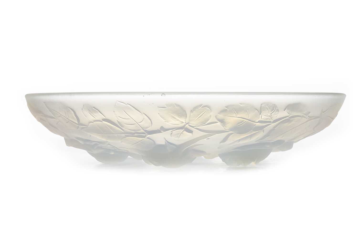 ETLING, 'ROSES' PATTERN OPALESCENT GLASS BOWL, CIRCA 1930