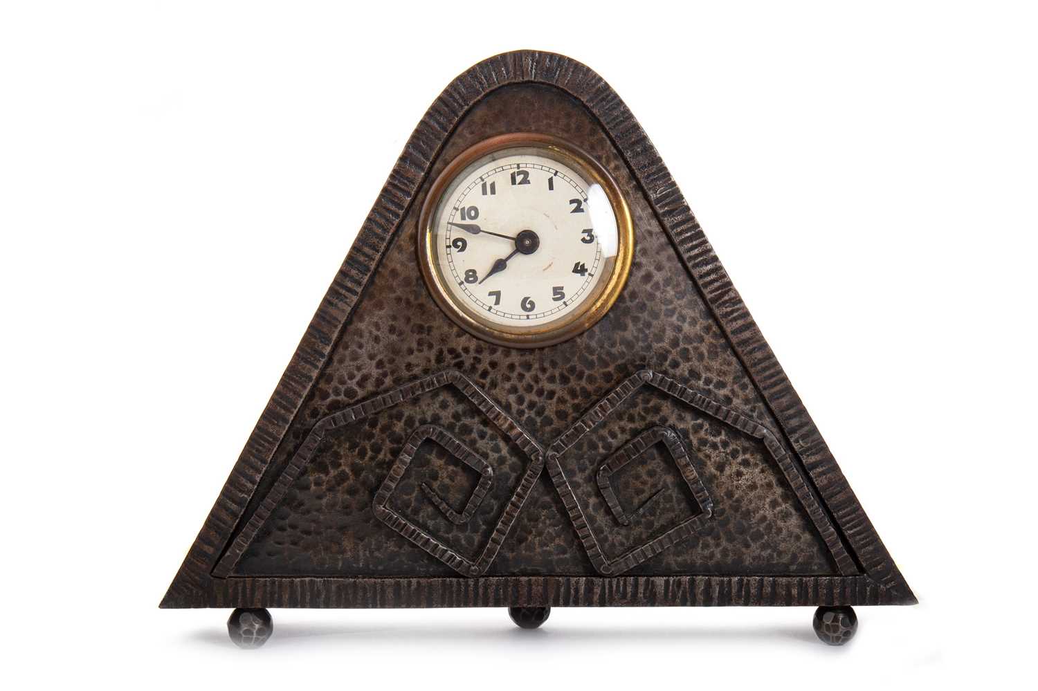 GERMAN SECESSIONIST HAMMERED COPPER MANTEL CLOCK, EARLY 20TH CENTURY