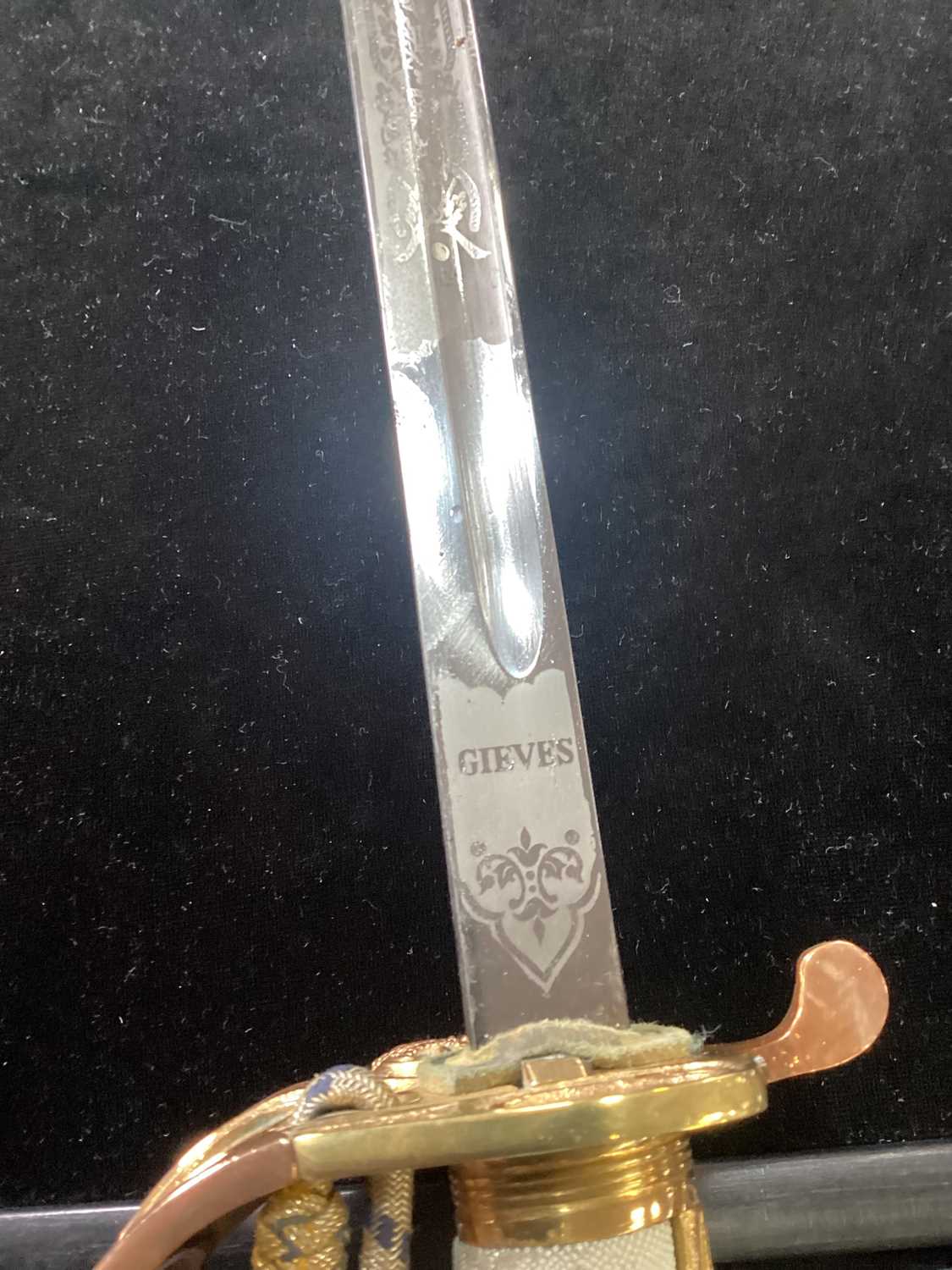 BRITISH ROYAL NAVAL OFFICER'S DRESS SWORD, BY GIEVES, EARLY TO MID-20TH CENTURY - Image 16 of 23