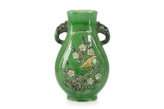 CHINESE FAMILLE VERTE TWIN HANDLED VASE, EARLY 20TH CENTURY - Image 1 of 13