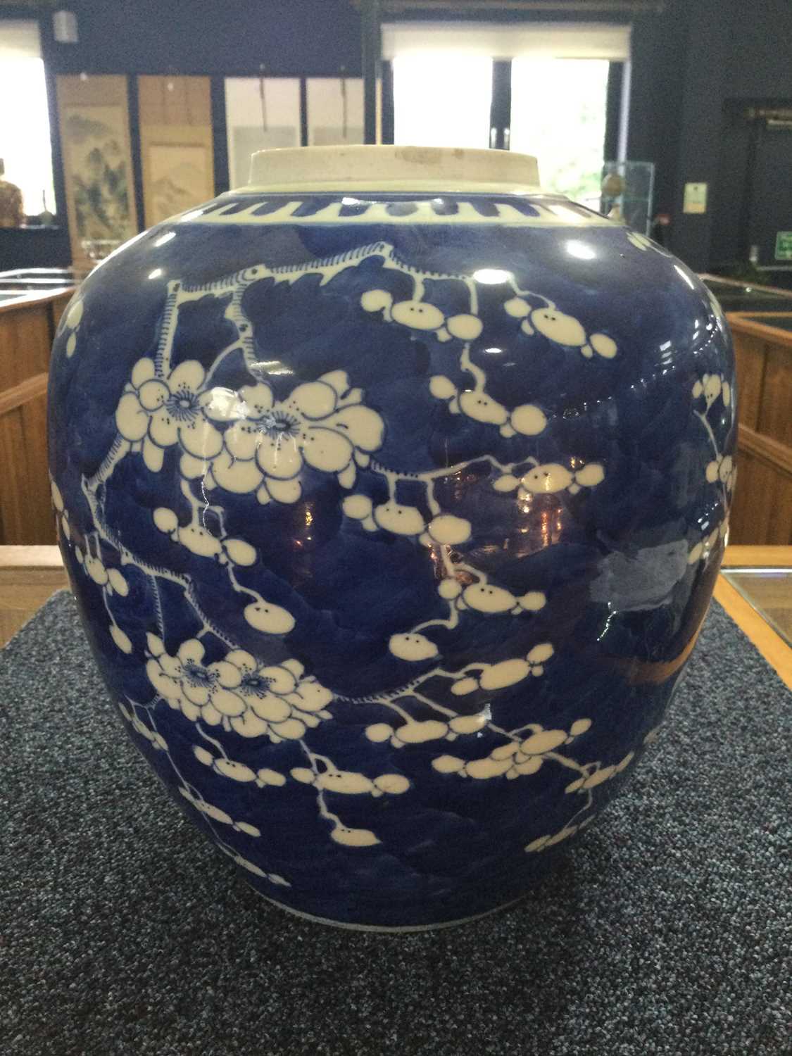 LARGE CHINESE BLUE AND WHITE LIDDED GINGER JAR, 19TH CENTURY - Image 10 of 12